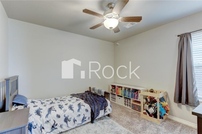 Building Photo - Gorgeous 3 Bedroom Home with Storm Shelter located in The Waters in Moore!! **All Appliances Incl...
