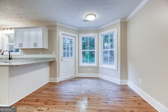 Building Photo - 4085 Fawn Valley Dr