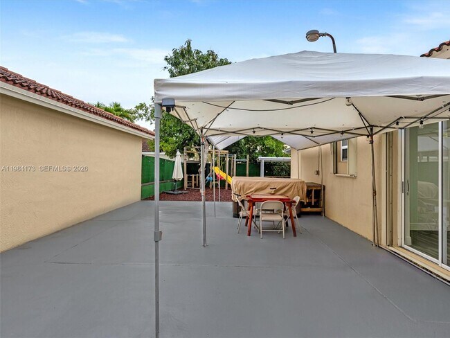 Building Photo - 7879 NW 193rd Ter