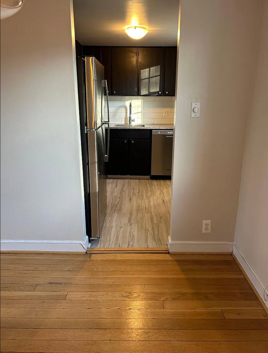 Building Photo - 3024 S Buchanan St