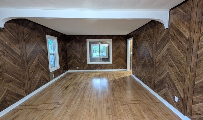 Building Photo - 2128 8th St