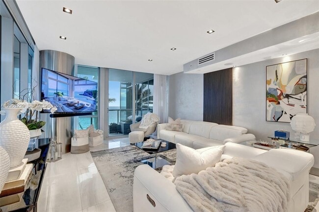 Building Photo - 17121 Collins Ave