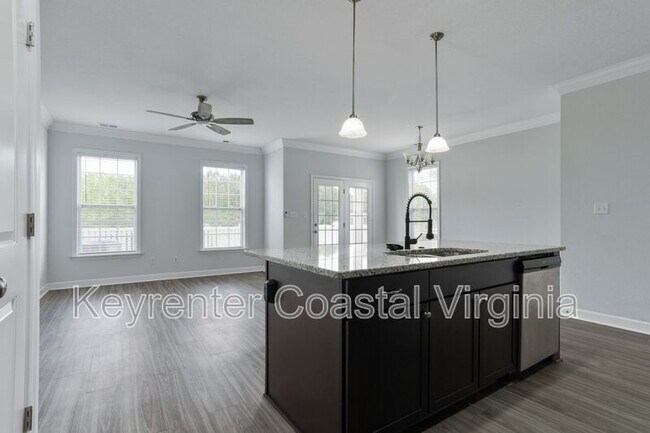 Building Photo - 2115 Belden Ave