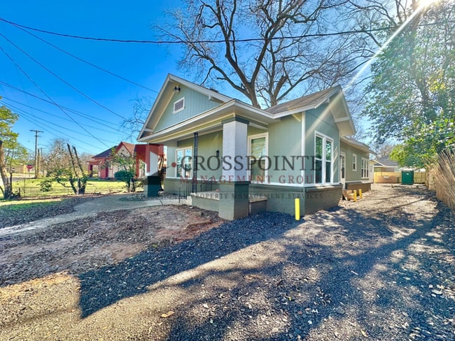 Building Photo - Coming Soon! Remodeled 1 Bedroom 1 Bath in the Heart of Tyler!