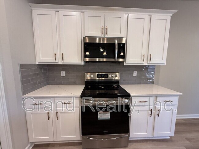 Building Photo - 4689 Sago Palm Cir