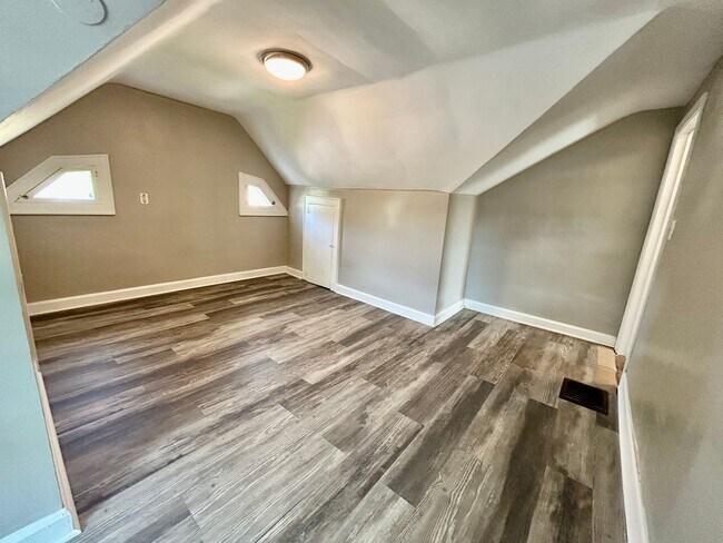 Building Photo - 6 Bedroom in Richmond Near EKU!