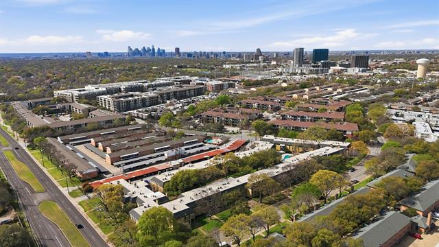 Building Photo - 4816 Amesbury Dr