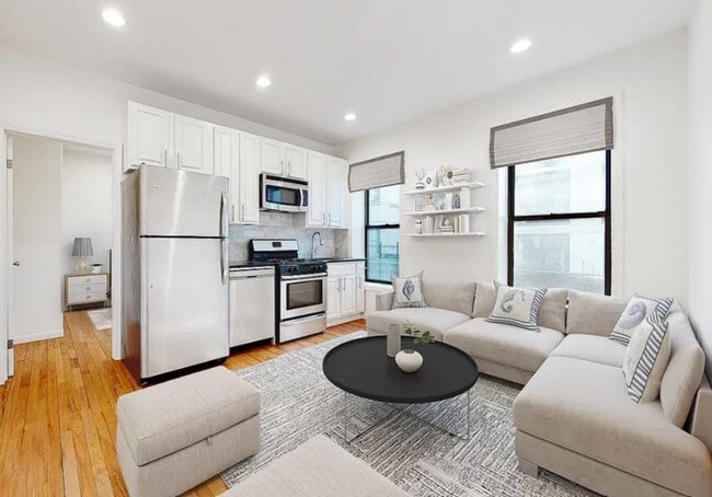 Building Photo - 315 W 115th St