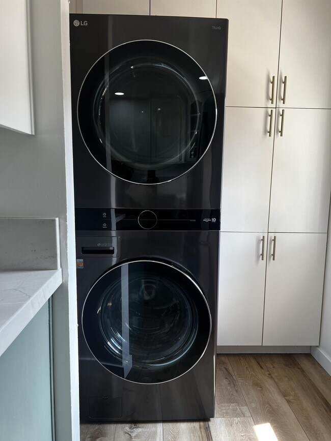 Building Photo - 11935 Sapota Dr