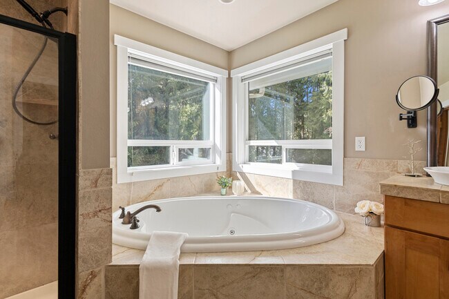 Building Photo - 37909 Theo Ln