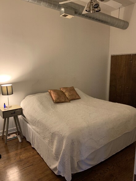 Building Photo - 1514 N Milwaukee Ave