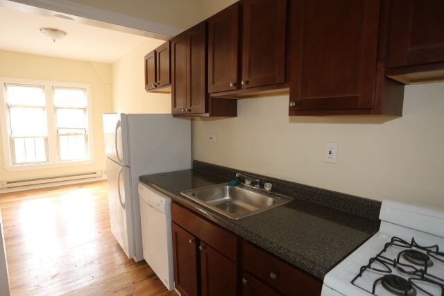 Building Photo - 650 W Barry