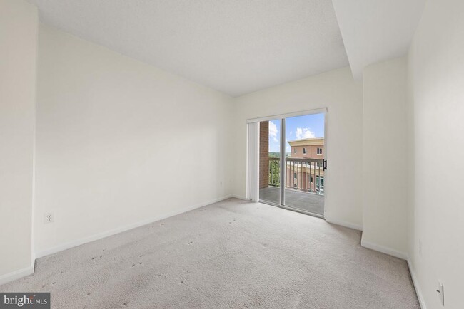Building Photo - 3101 N Hampton Dr