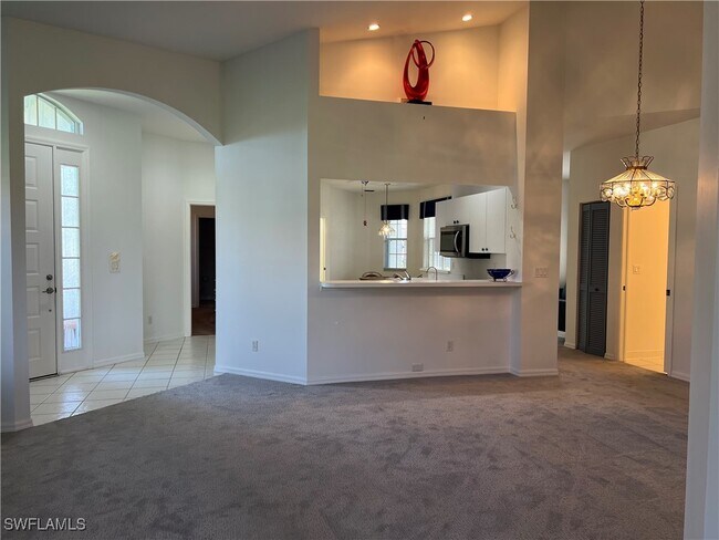 Building Photo - 2081 Crestview Way