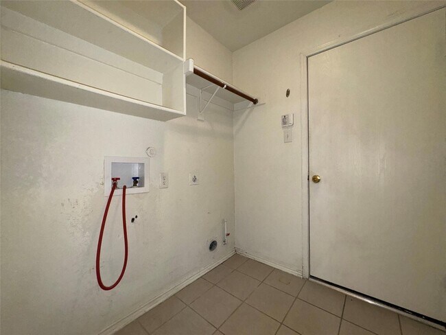 Building Photo - 9602 Glenshee Drive