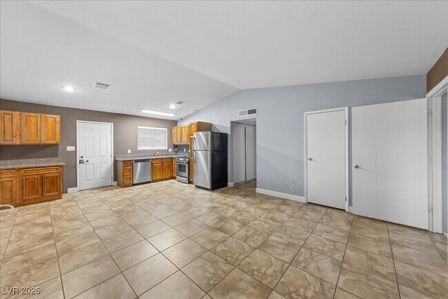 Building Photo - 6440 Bugbee Ave