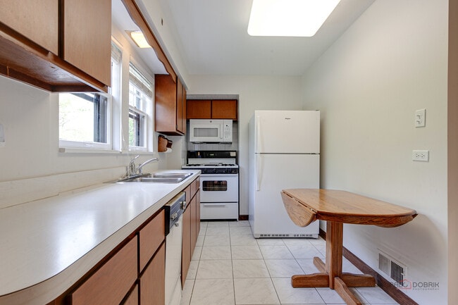 Building Photo - 1499 Glencoe Ave