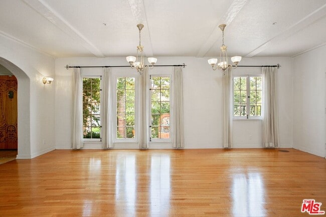 Building Photo - 333 S McCarty Dr