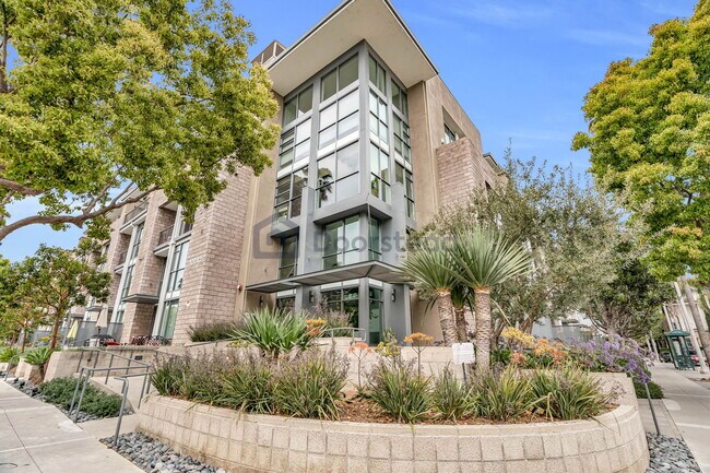 Building Photo - 13045 Pacific Promenade