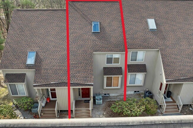 Building Photo - 32 Suffolk Ct