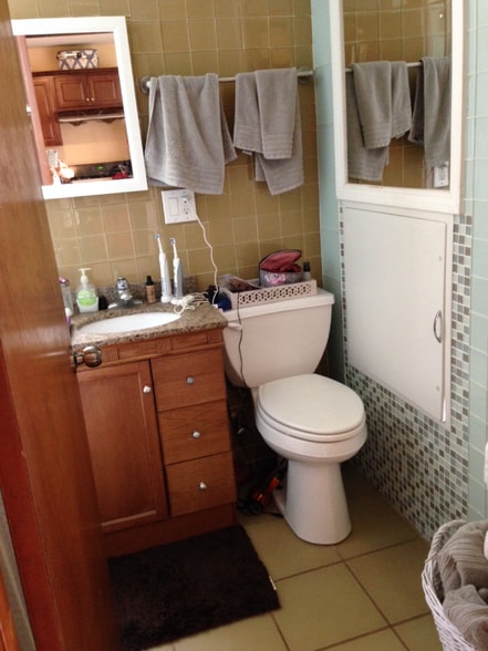 Building Photo - 1832 N Marshfield Ave