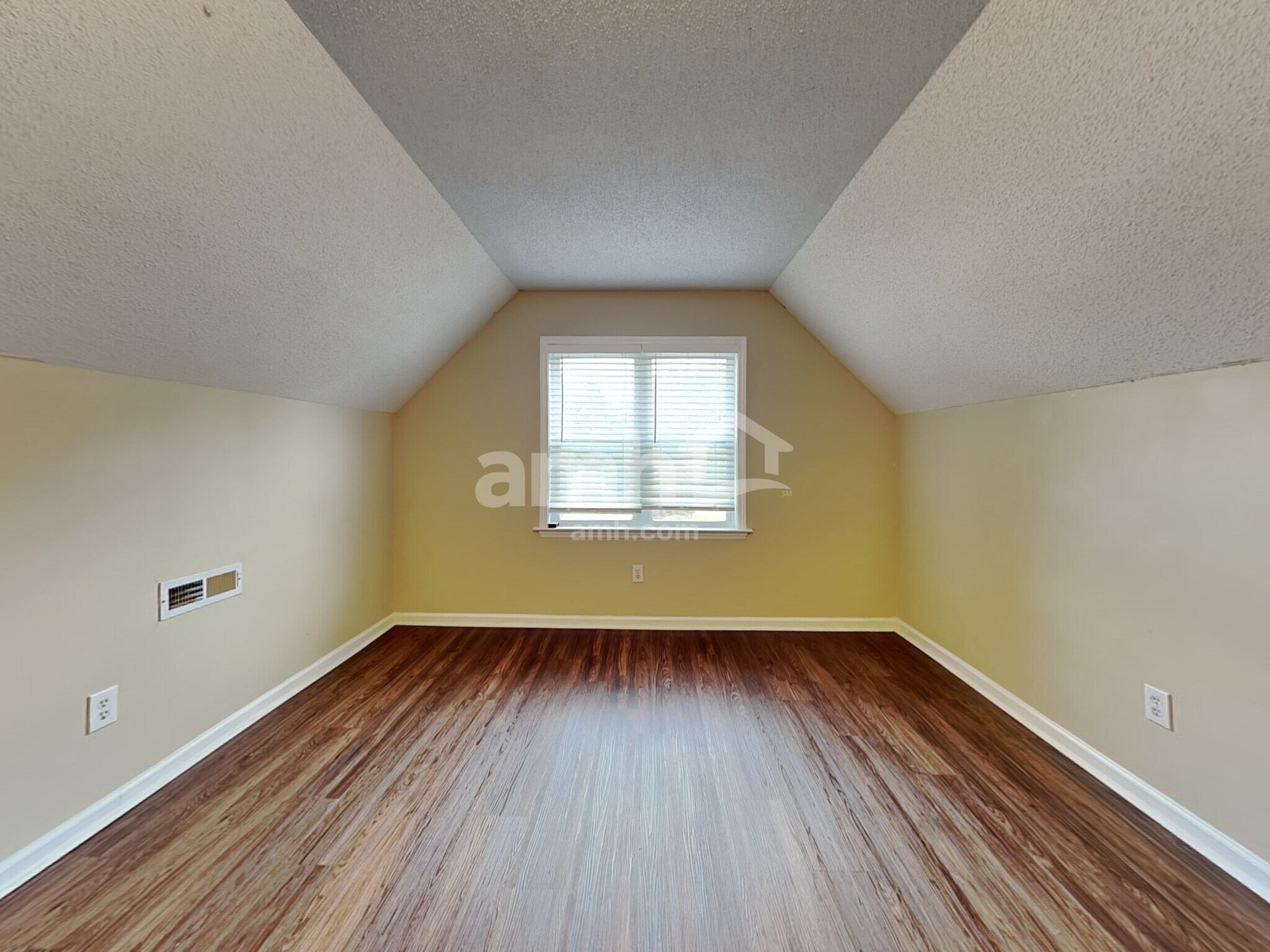 Building Photo - 5 Stonington Way