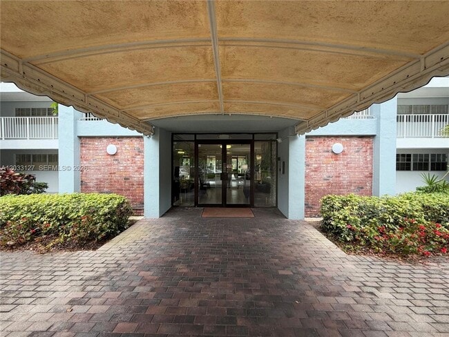 Building Photo - 3100 N Course Ln