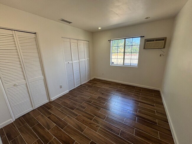 Building Photo - Beautiful 3-Bedroom Single-Story Home in Los Angeles!