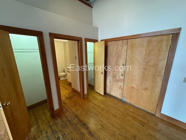 Building Photo - Eastworks: Light-filled studio with views ...