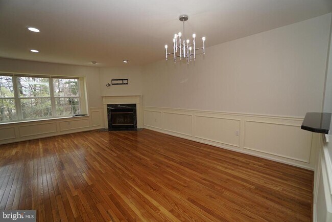 Building Photo - 2000 Harvard Dr