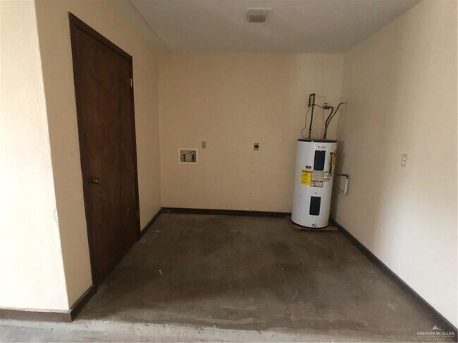 Building Photo - 34 Rose Ellen Dr