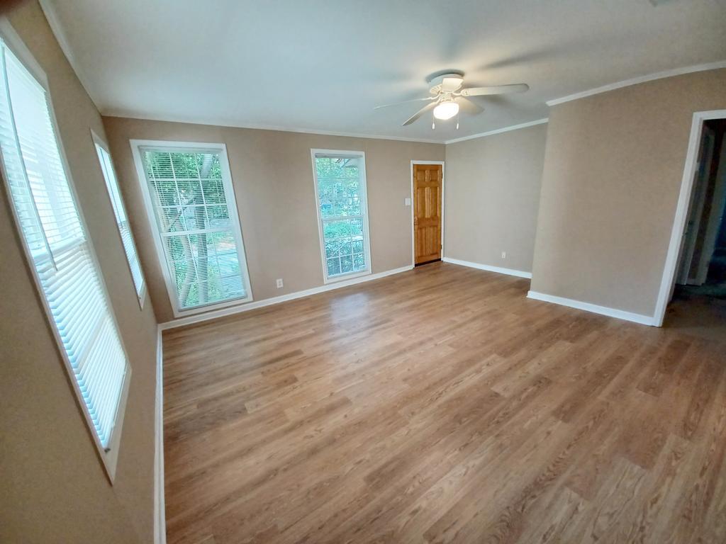 Building Photo - 608 Pressler St