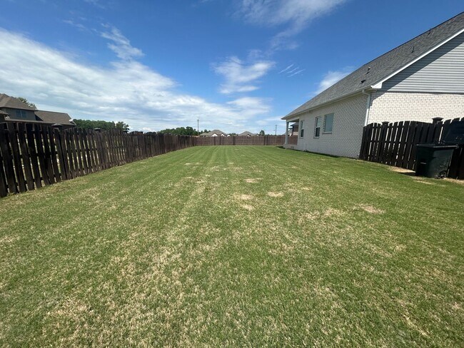 Building Photo - Beautiful 4BR Home in Athens with Bonus Room & Fenced Yard