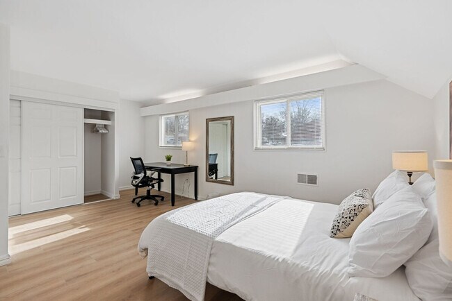 Building Photo - 3720 Greengrass Dr