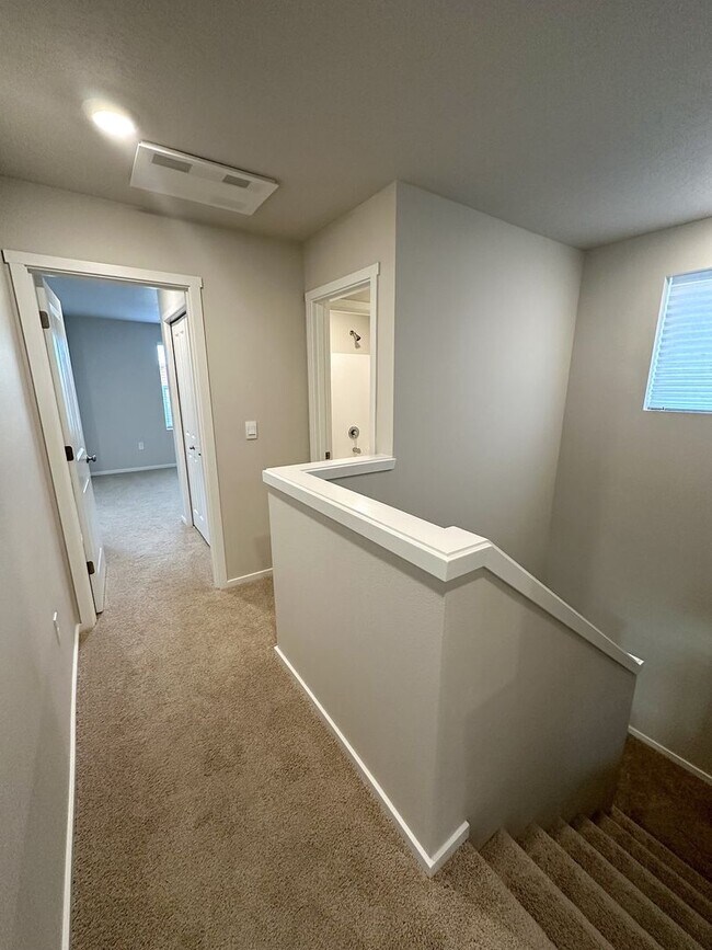 Building Photo - Brand new Kennewick home for lease!