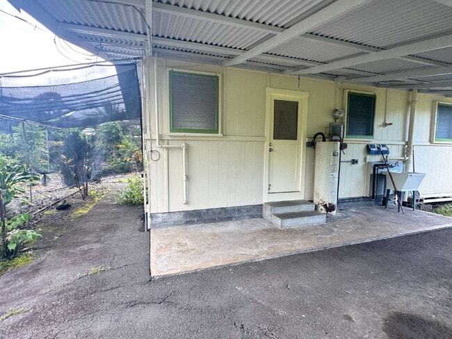 Building Photo - "Cozy 2-Bed Gem in Panaewa, Hilo - Perfectly Conveniently Located!"