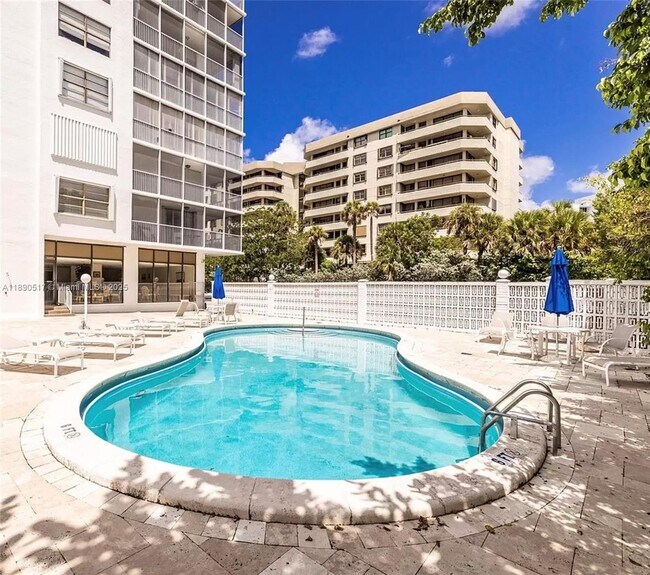 Building Photo - 150 Ocean Ln Dr
