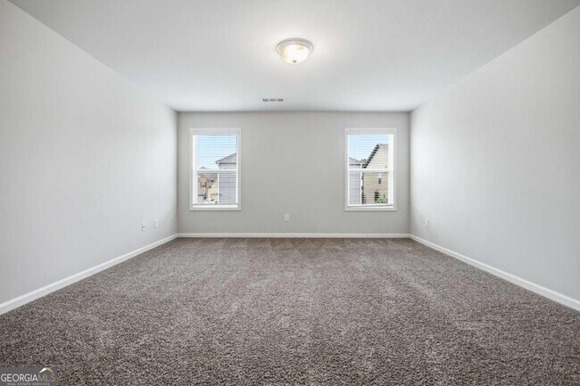 Building Photo - 2053 Hamilton Lake Pkwy