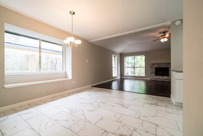 Building Photo - 2314 Pebbledowne Cir