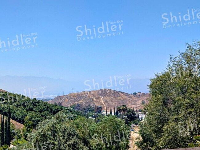 Building Photo - The Bridge House - 2 Bed 1 Bath with Uncompromising Views