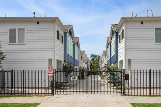 Building Photo - 9452 Kerrwood Ln