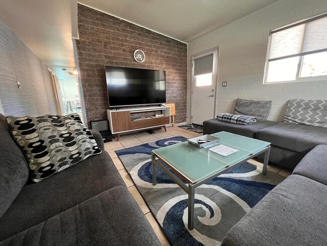 Building Photo - 1031 N 78th Pl