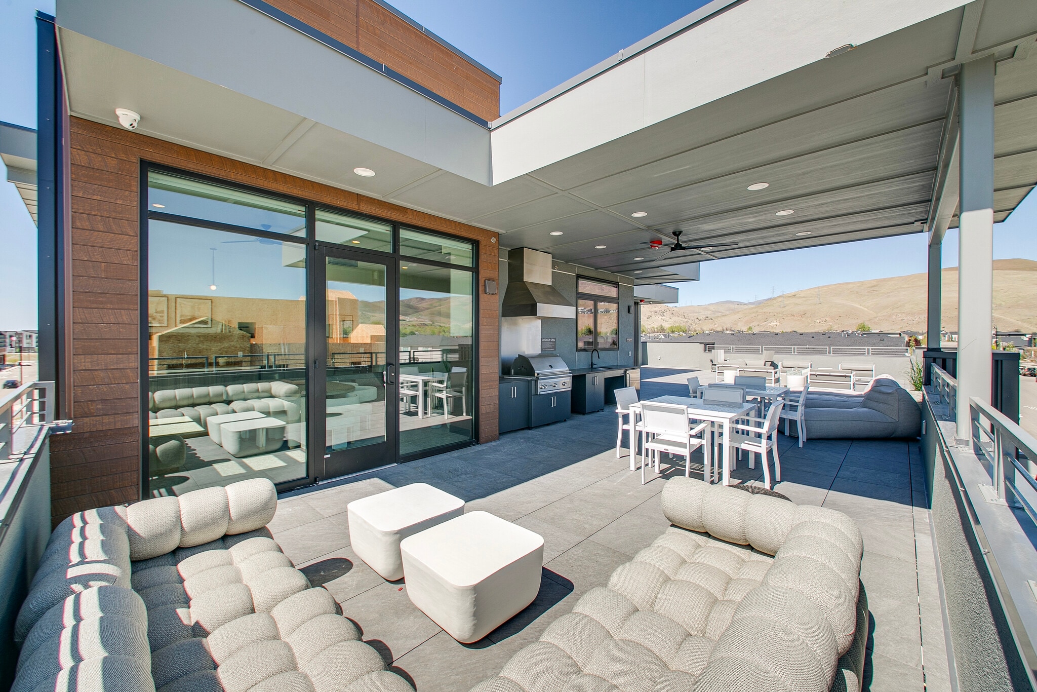 Rooftop Deck - 4340 E Haystack St