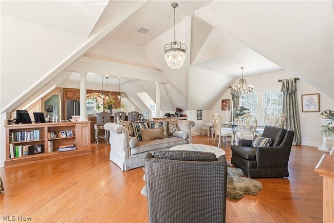 Building Photo - 809 Village Trail