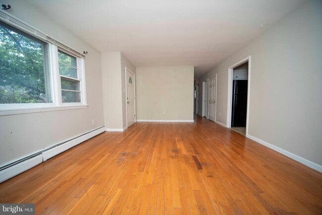 Building Photo - 30 Apple Ave