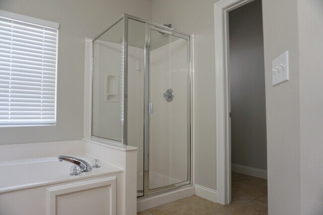 Building Photo - 108 Creve Core Dr