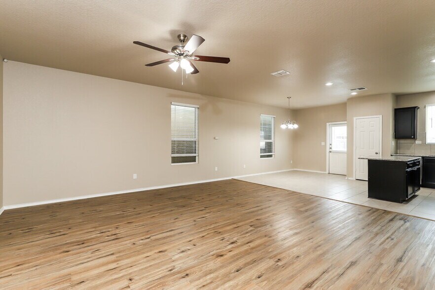 Building Photo - 165 Texas Thistle