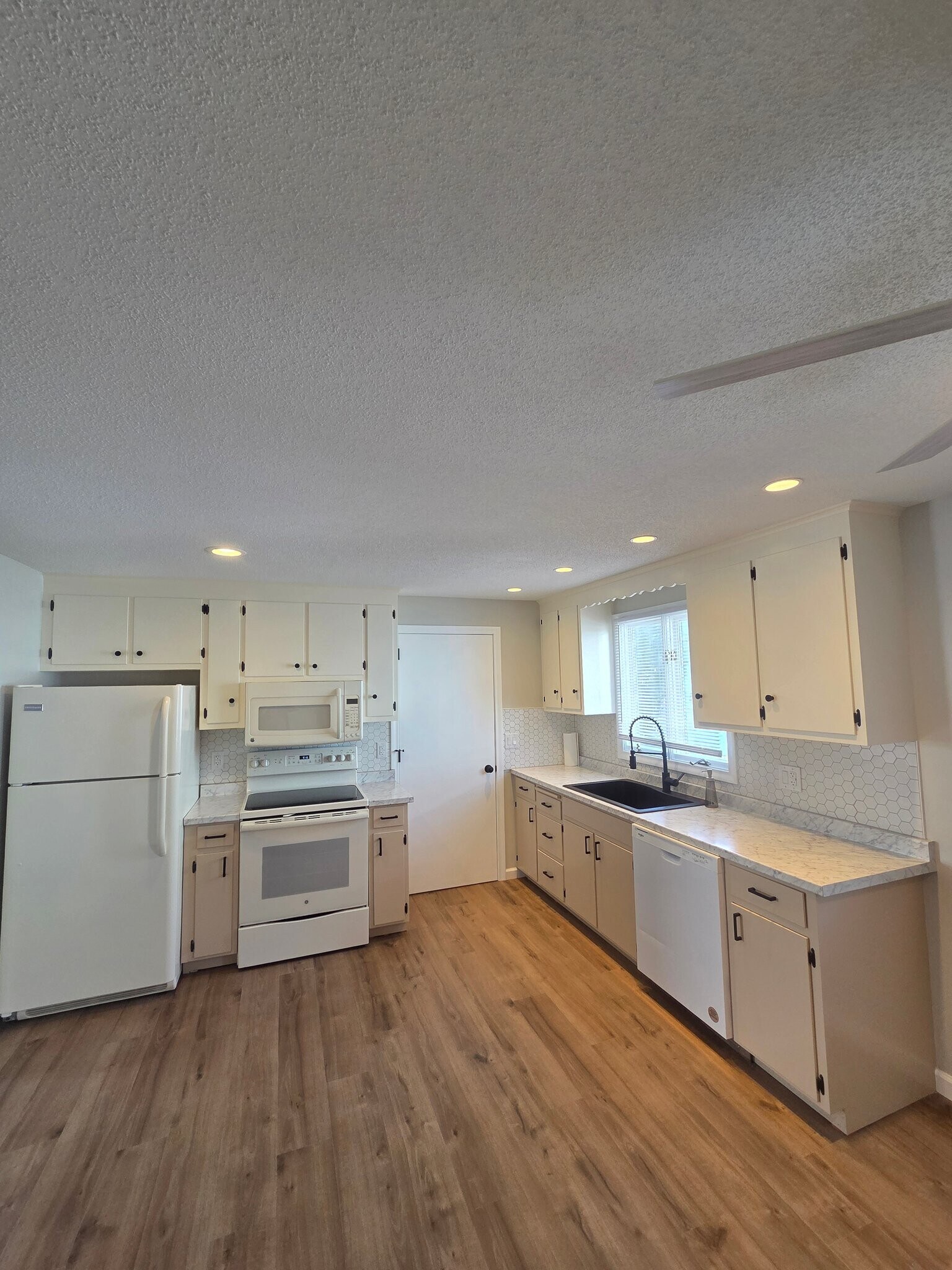 Building Photo - 38 Brown St