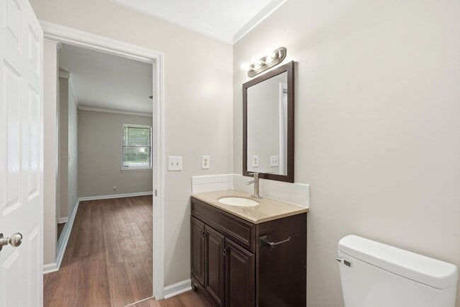 Building Photo - Renovated Ranch on a Quiet Cul-de-Sac with Vaulted Ceilings & Private Backyard