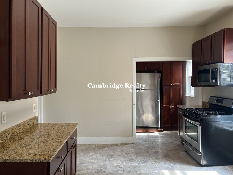 Building Photo - 44 Cameron Ave